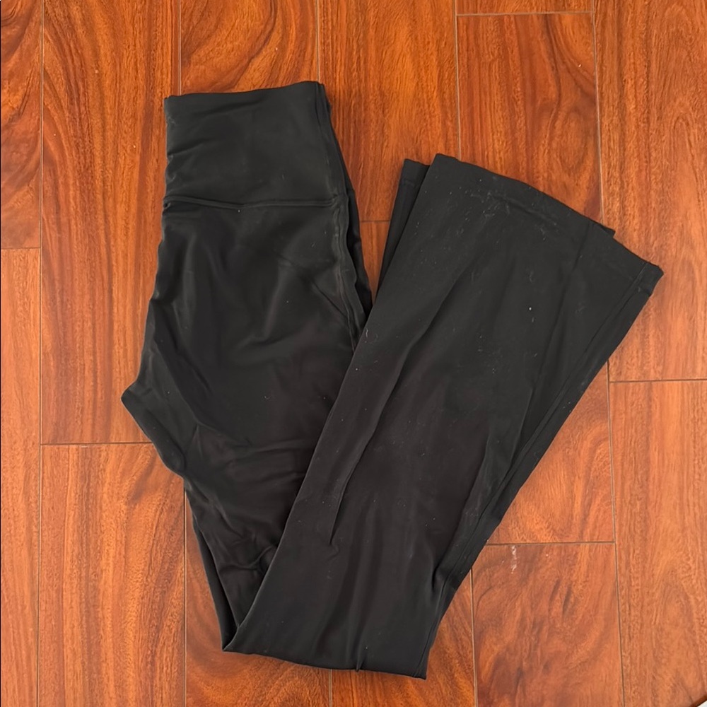 Lululemon groove nulu super high rise leggings.